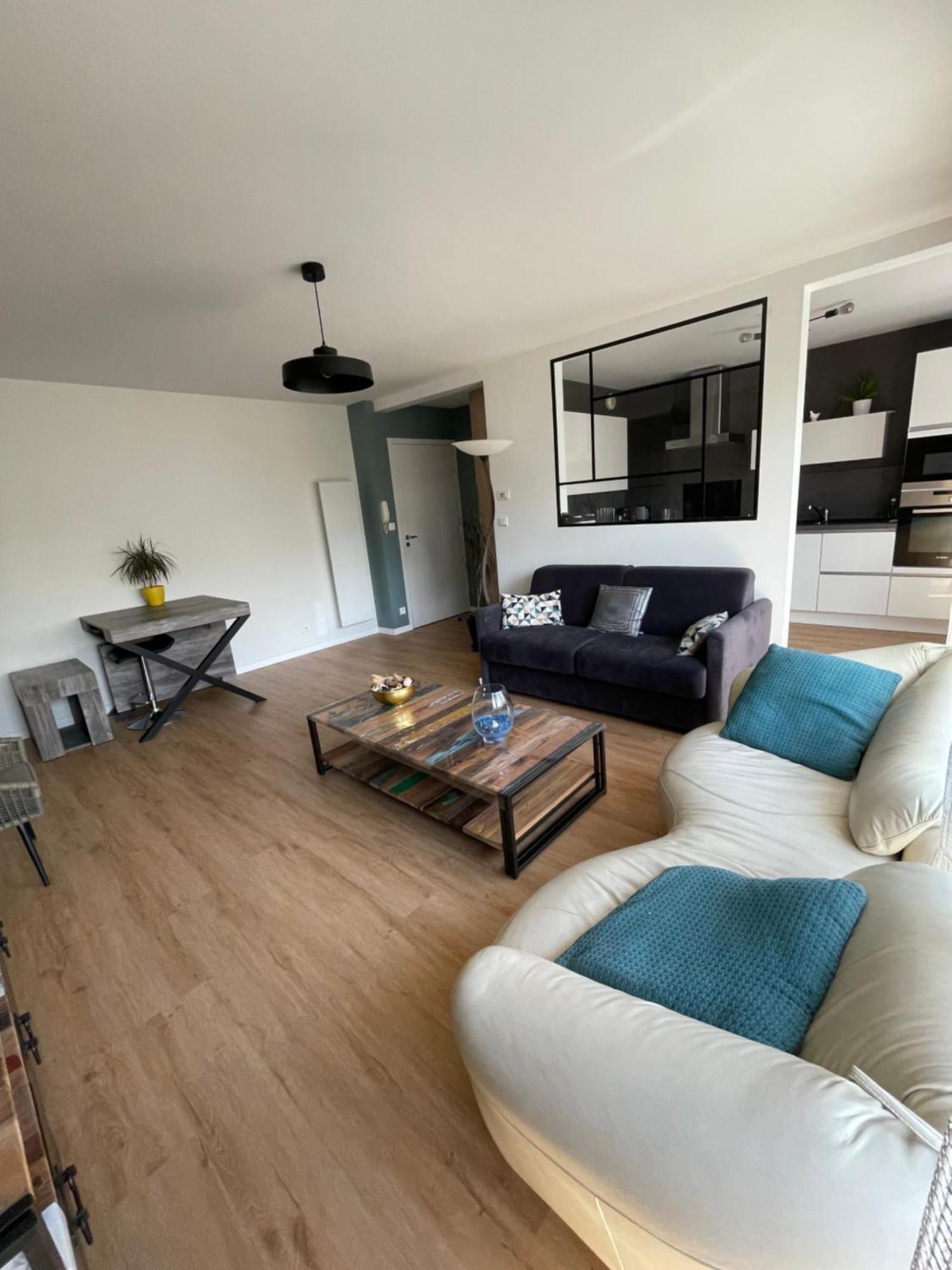 Spacieux 6 Pers Proche Centre Et Gare Laval - Parking Prive Securise Apartment